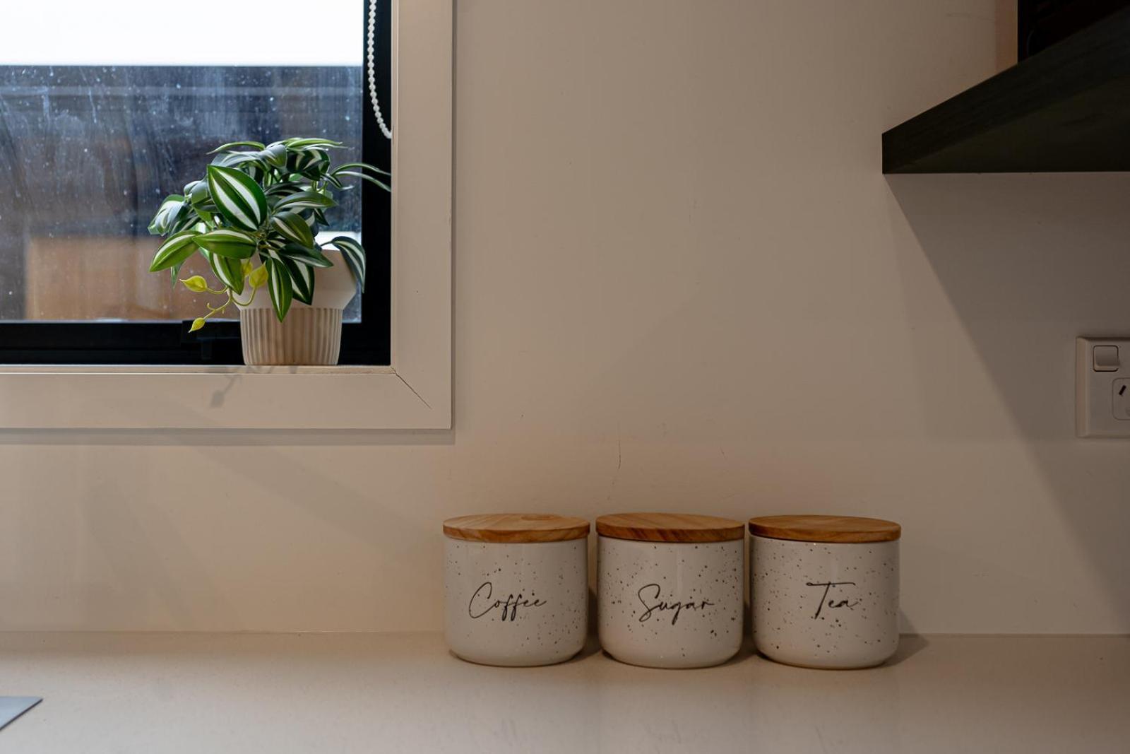 Modern 2 Bedroom Townhouse In Cbd With Parking! Sleeps 5 Christchurch Esterno foto