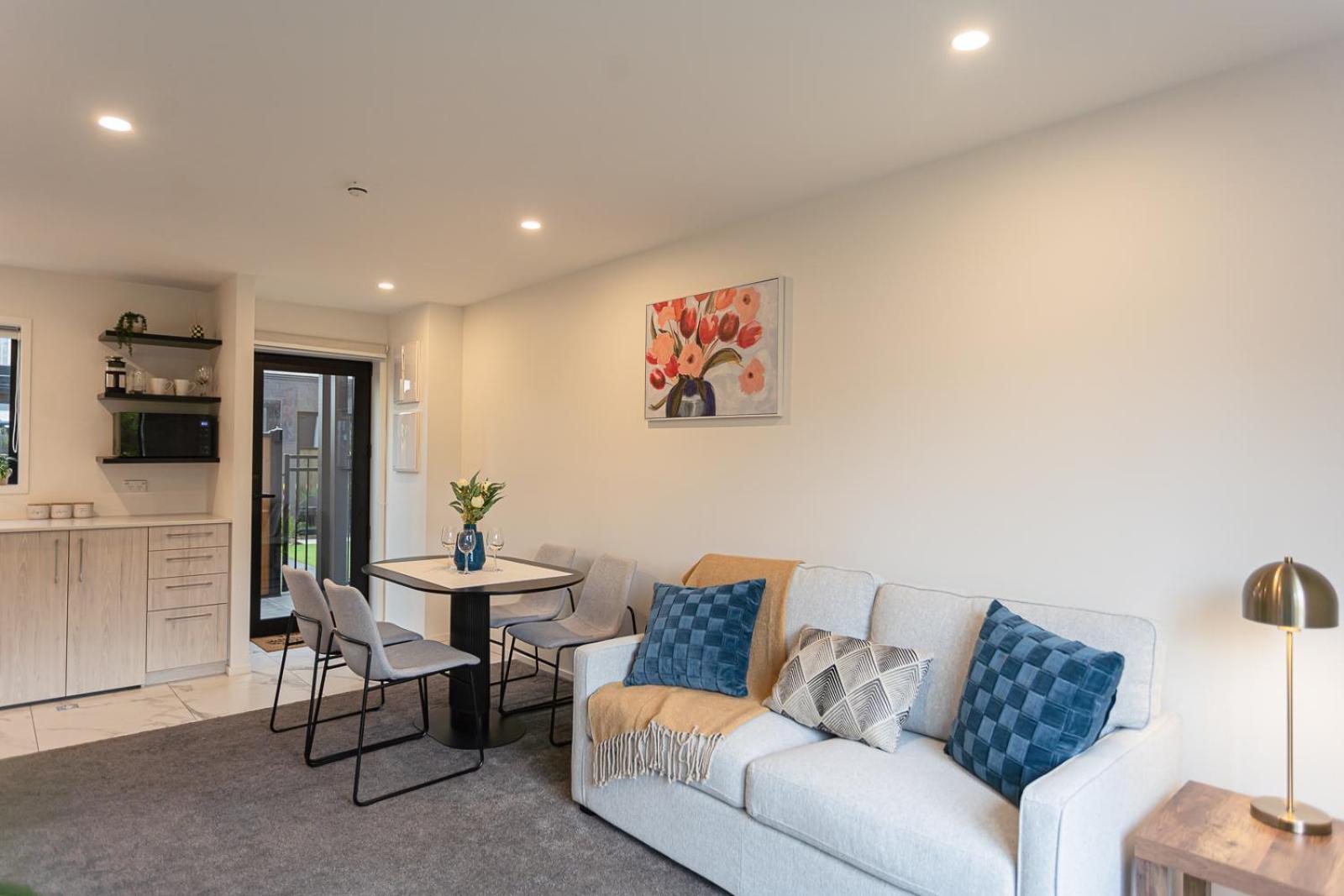 Modern 2 Bedroom Townhouse In Cbd With Parking! Sleeps 5 Christchurch Esterno foto