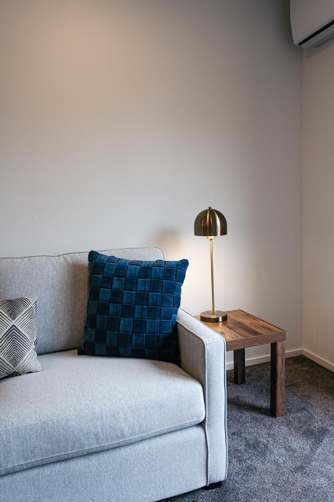 Modern 2 Bedroom Townhouse In Cbd With Parking! Sleeps 5 Christchurch Esterno foto