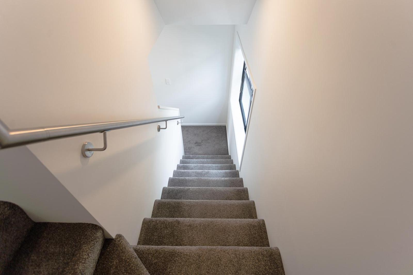 Modern 2 Bedroom Townhouse In Cbd With Parking! Sleeps 5 Christchurch Esterno foto