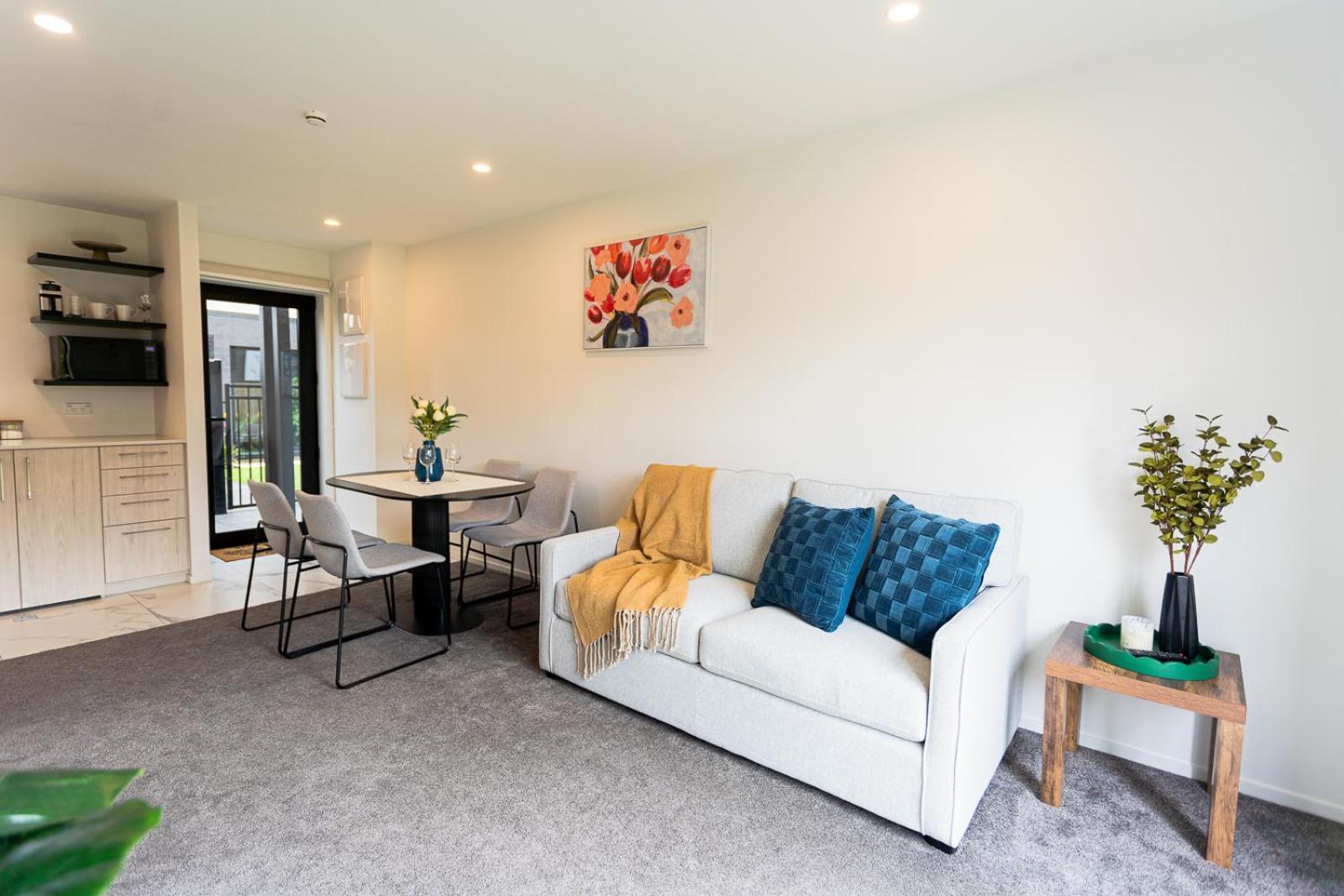 Modern 2 Bedroom Townhouse In Cbd With Parking! Sleeps 5 Christchurch Esterno foto