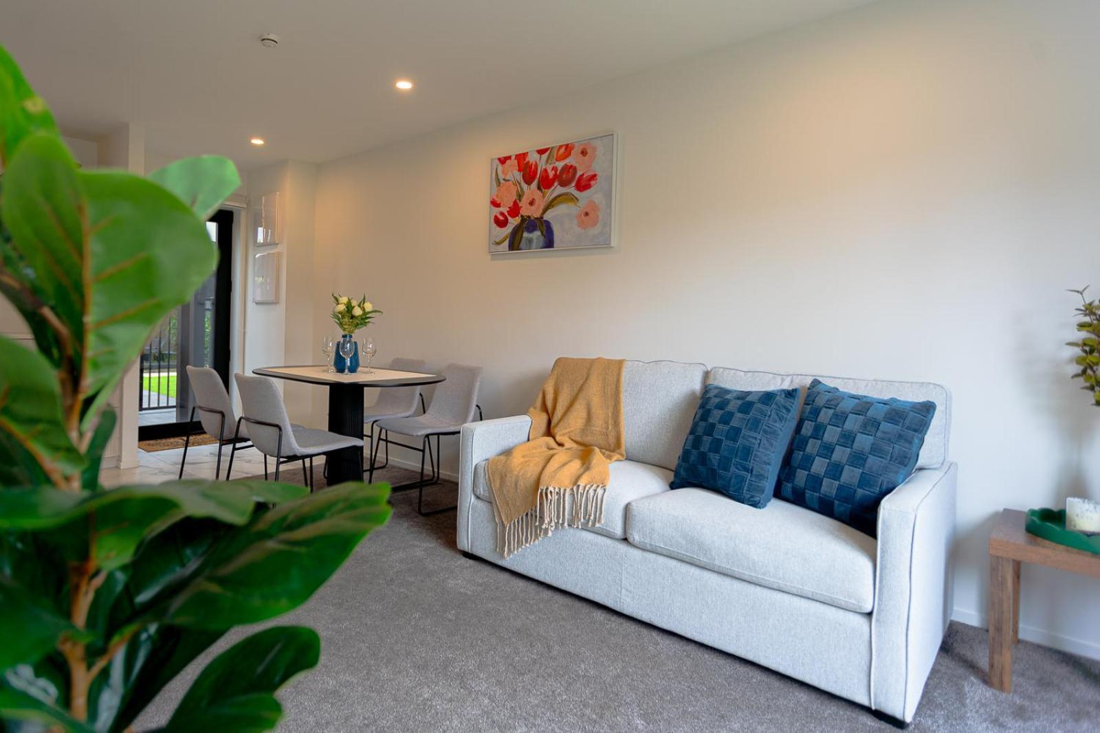 Modern 2 Bedroom Townhouse In Cbd With Parking! Sleeps 5 Christchurch Esterno foto